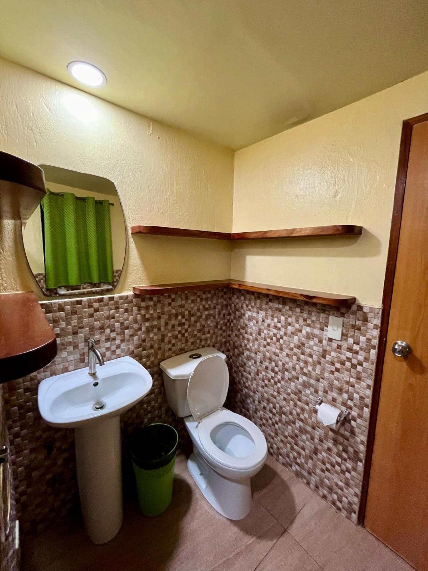 Midnite Inn パングラオ エクステリア 写真